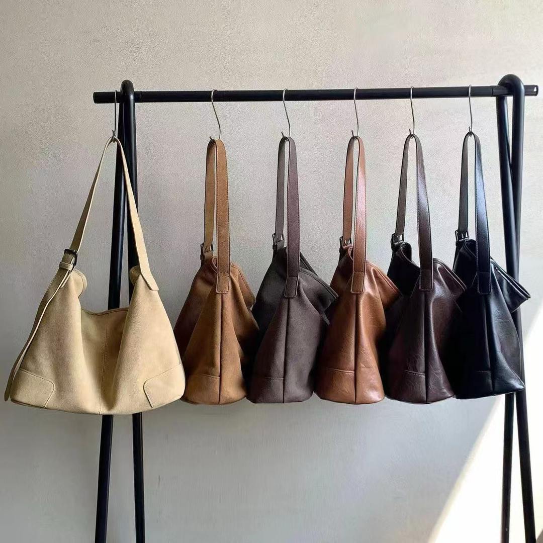 アメリヴィンテージ AMERI UND REFINED LEATHER BAG Ameri（アメリ）の「UND REFINED LEATHER BAG（トートバッグ）」 - WEAR
